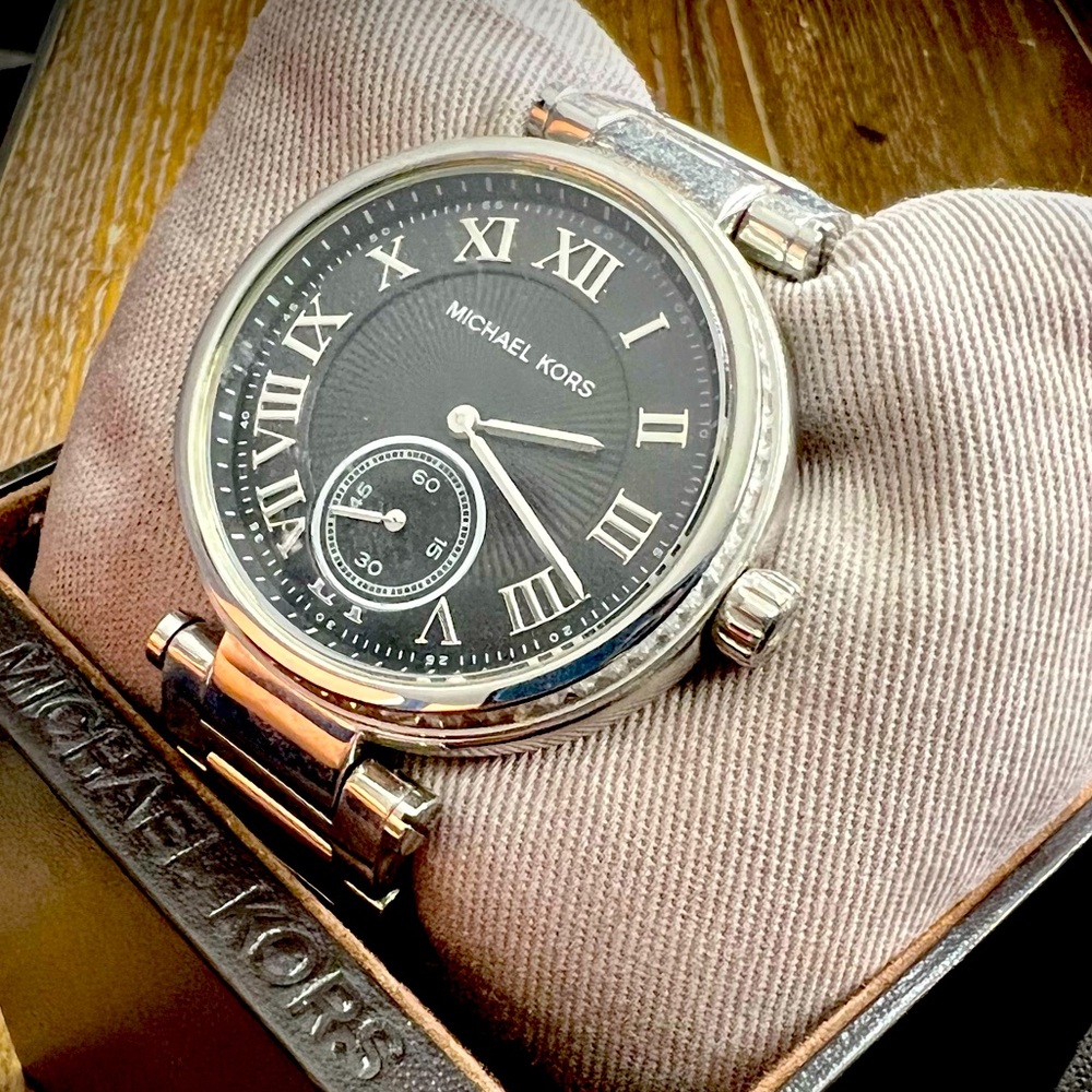 I have just way too many watches… but they are all well kept and gorgeous